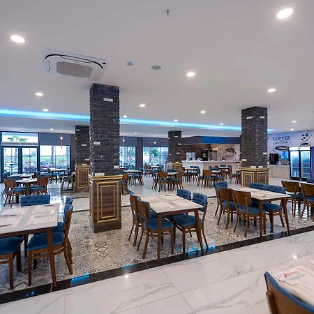 Ξενοδοχείο Royal Towers Lara 4*