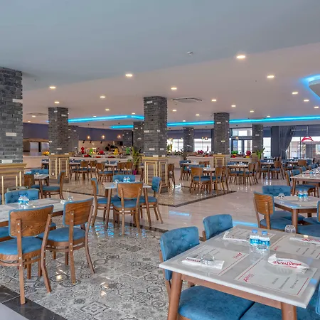 Ξενοδοχείο Royal Towers Lara 4*